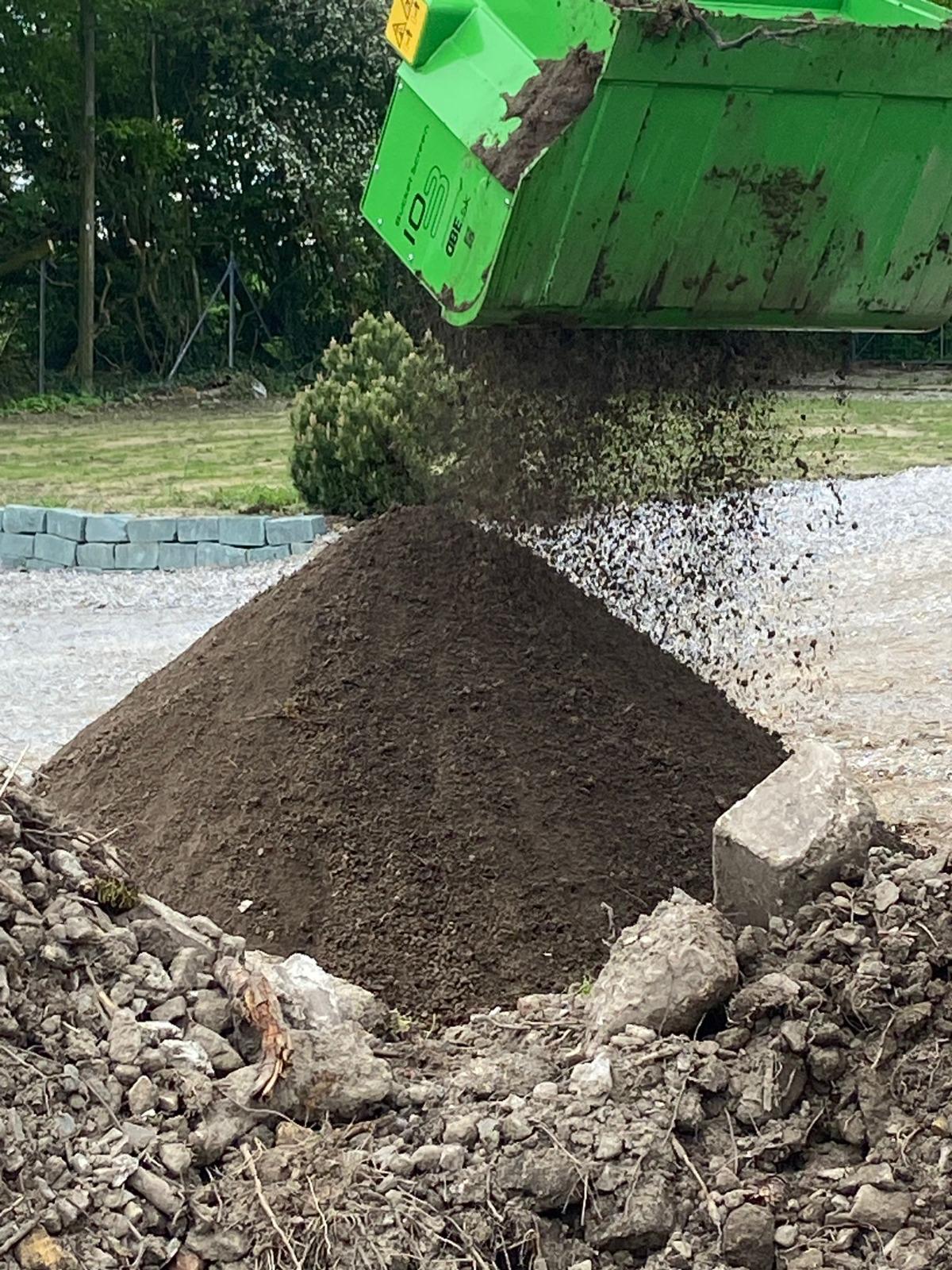 Bucket Screen tijdens het zeven van grond